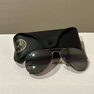Rayban Aviator Sunglasses gold with grey frame